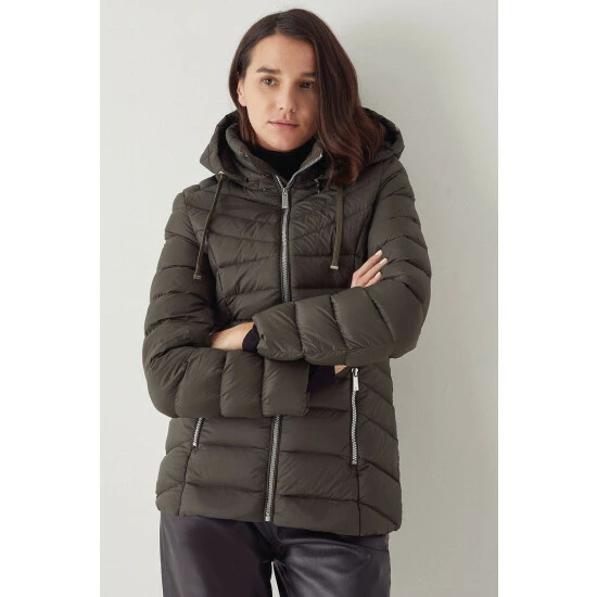 Warehouse Lightweight Short Packable Padded Jacket For Female 7 Warehouse Lightweight Short Packable Padded Jacket For Female - Image 5